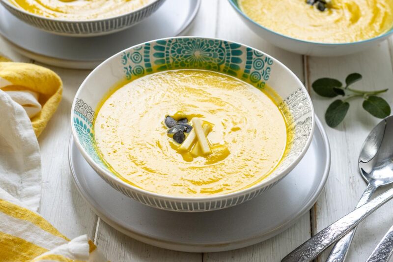 Klassische Kürbissuppe Rezept - Grundrezept mit Butternutkürbis und Apfel