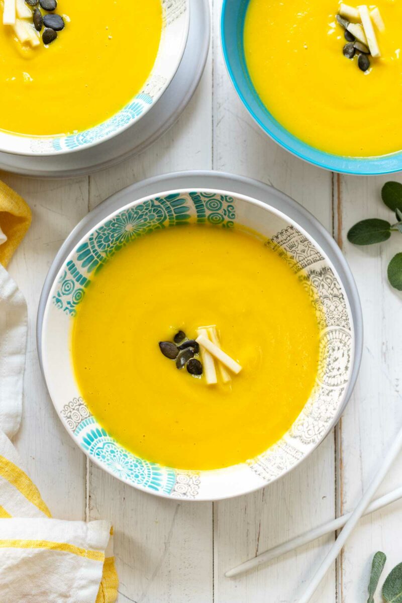 Klassische Kürbissuppe Rezept - Grundrezept mit Butternutkürbis und Apfel