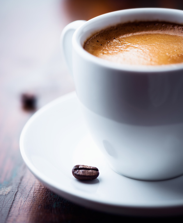 Espresso mit Kaffeebohne