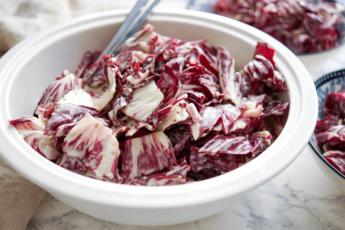 Einfache Radicchio-Salat Rezept mit Crème Fraîche Dressing