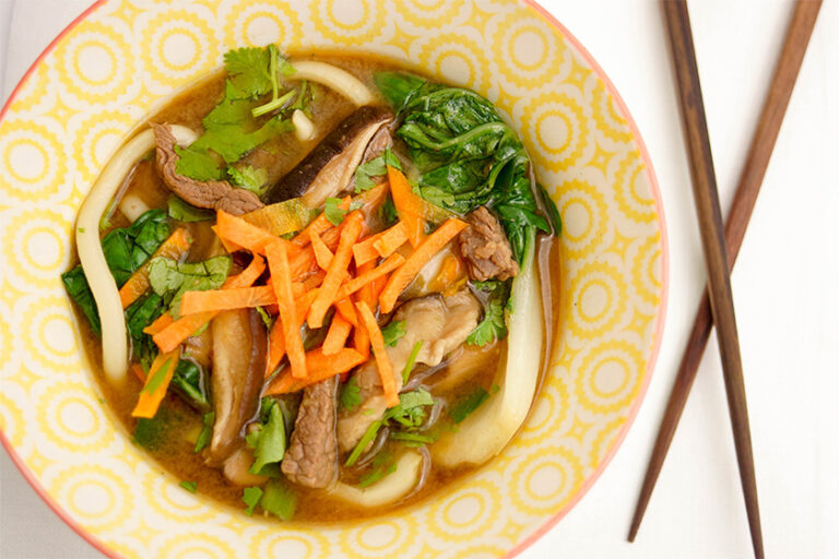 Miso-Suppe mit Rindfleisch und Shiitake-Pilzen