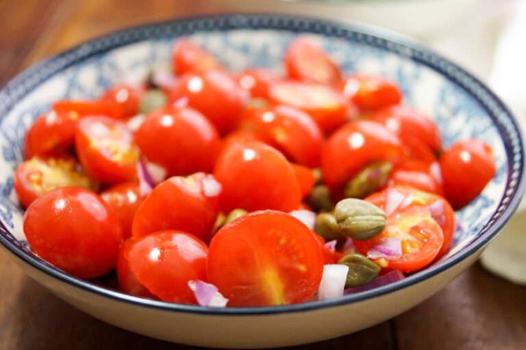 Tomatensalat mit Kapern