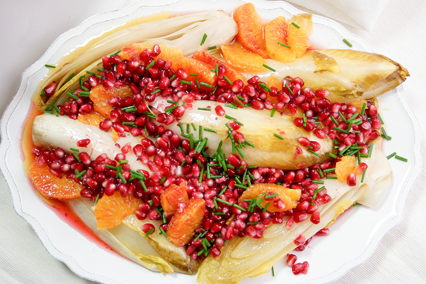 Chicorée gebraten mit Blutorange und Granatapfelkernen von Elle Republic