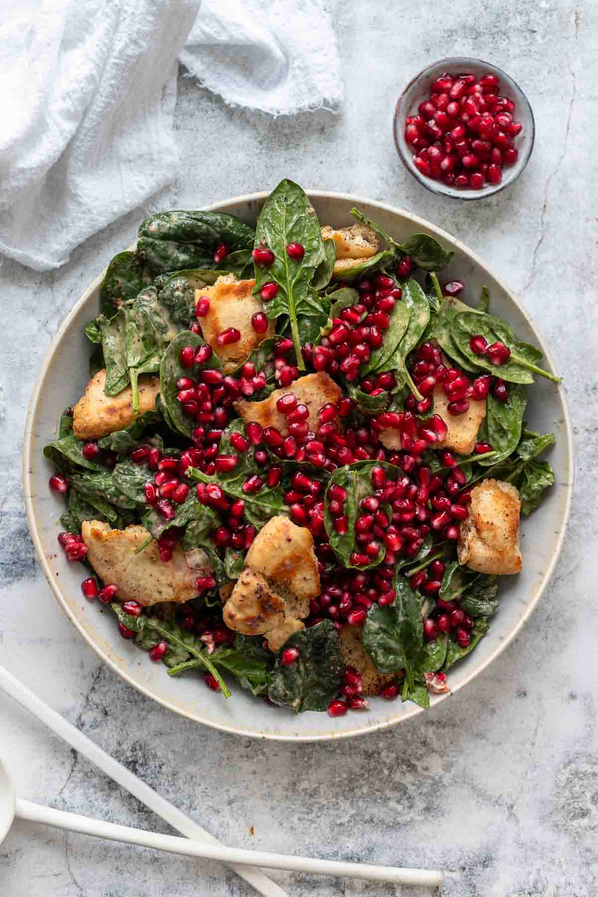 Einfacher Spinatsalat mit Tahin-Dressing