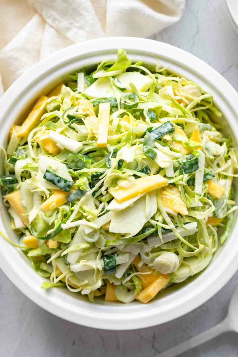 Spitzkohlsalat mit Apfel und Mango