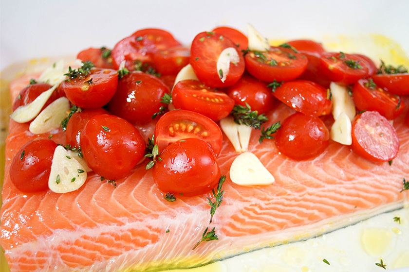 Lachs mit Tomaten und Thymian