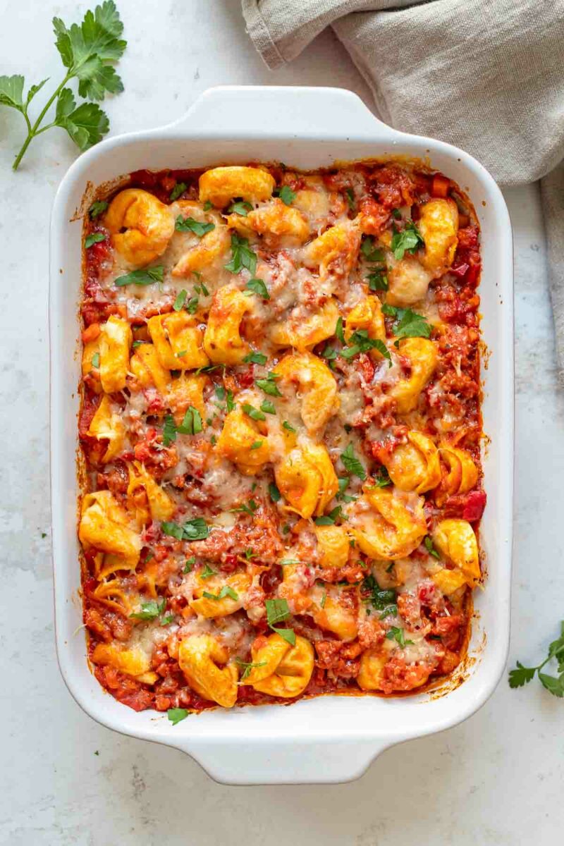 Auflauf mit Tortellini und Salsiccia