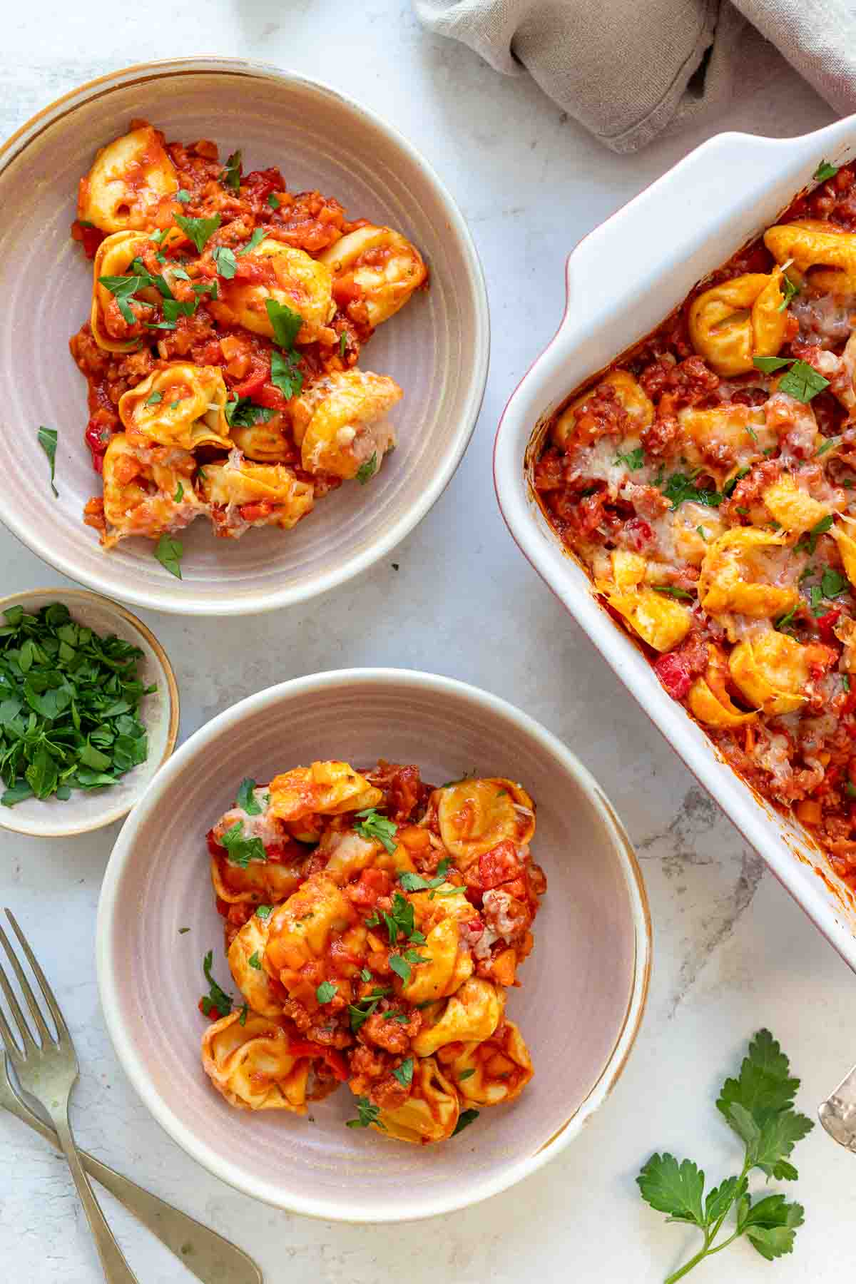 Auflauf mit Tortellini und Salsiccia