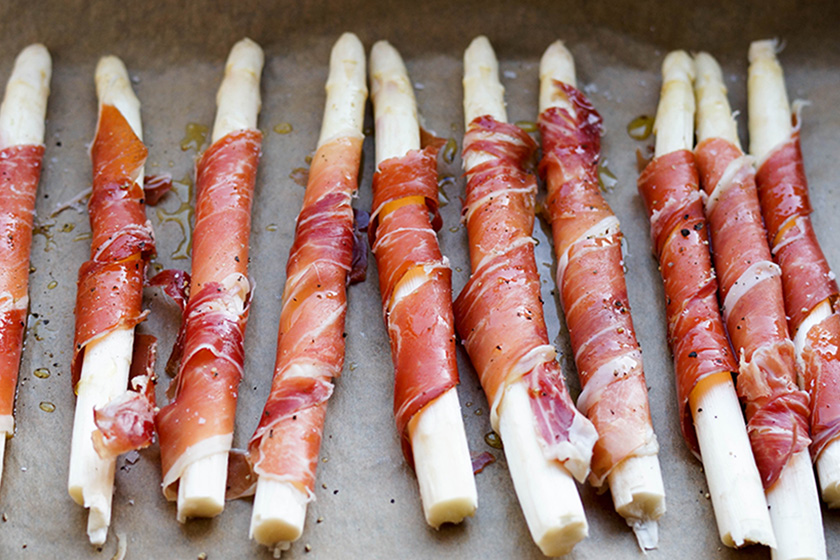 Prosciutto Wrapped White Asparagus with Zesty Lemon