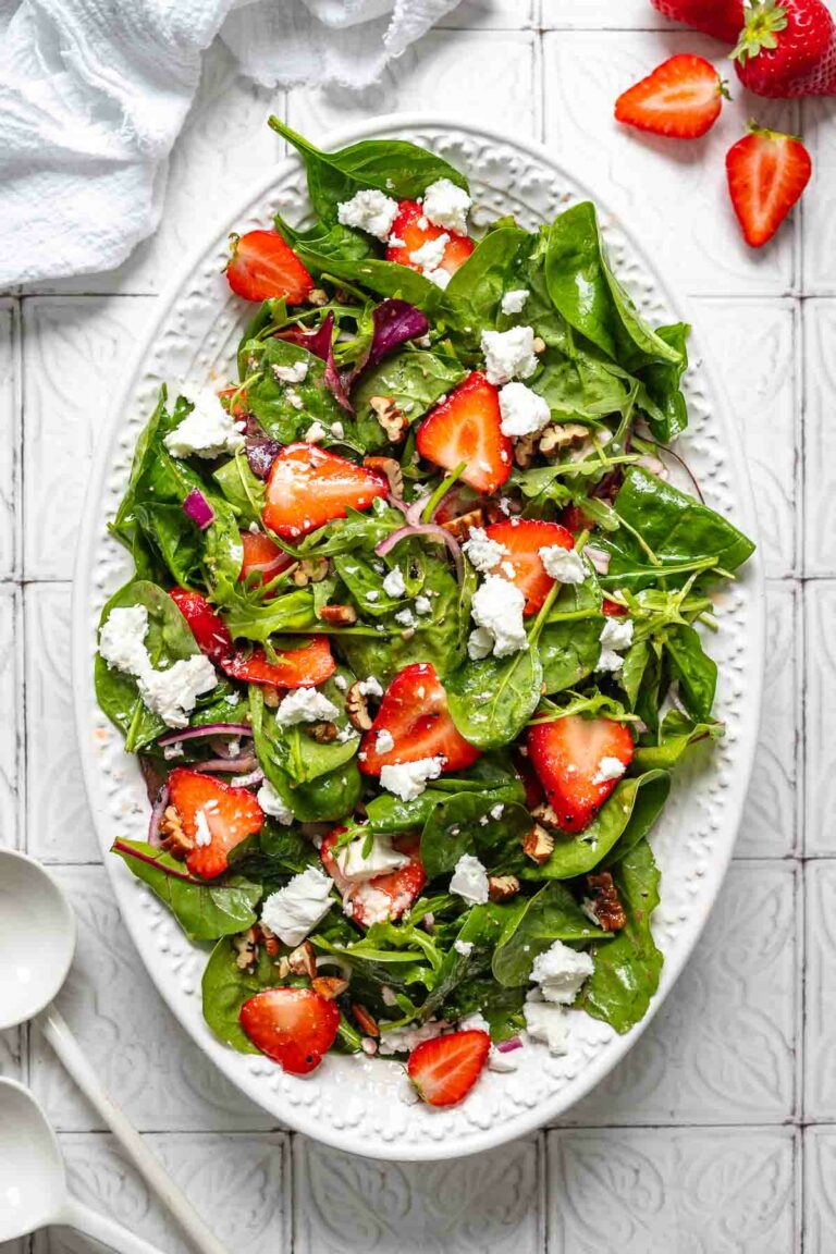 Spinatsalat mit Erdbeeren