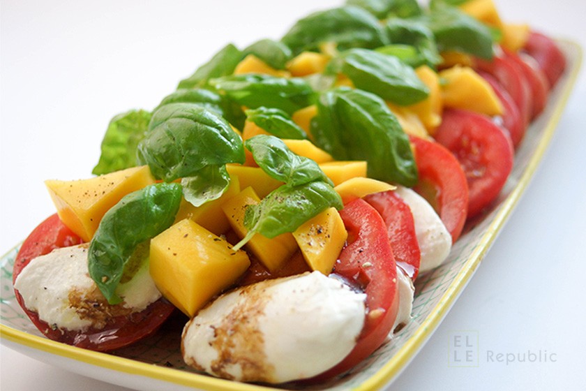 Mango-Salat Caprese von Elle Republic