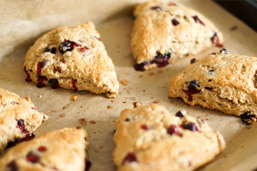 Rezept für englischen Scones mit schwarze Johannisbeer