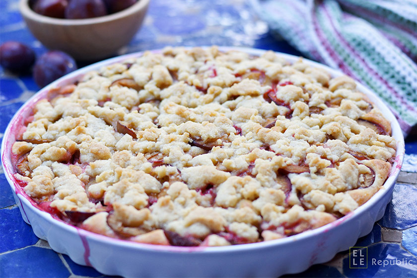 Zwetschgenkuchen mit Streuseln, Vanille und Crème Fraîche