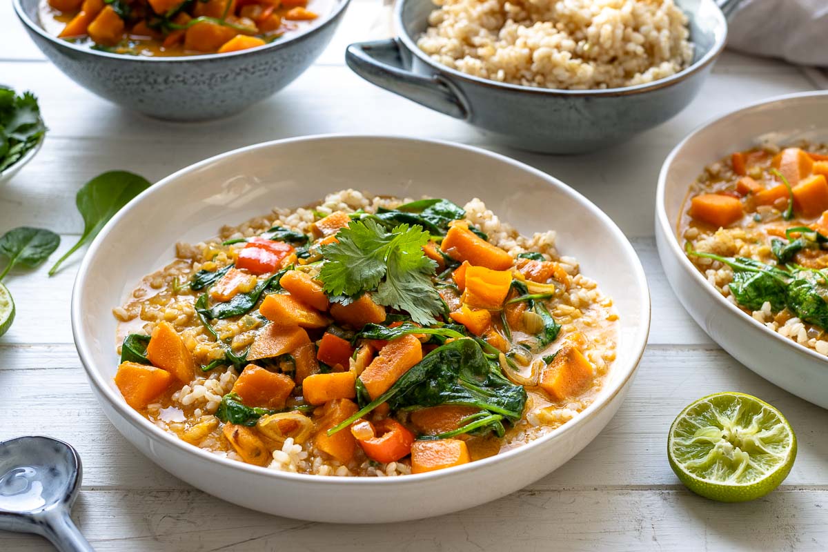 Rotes Thai Süßkartoffel-Curry Rezept mit Reis