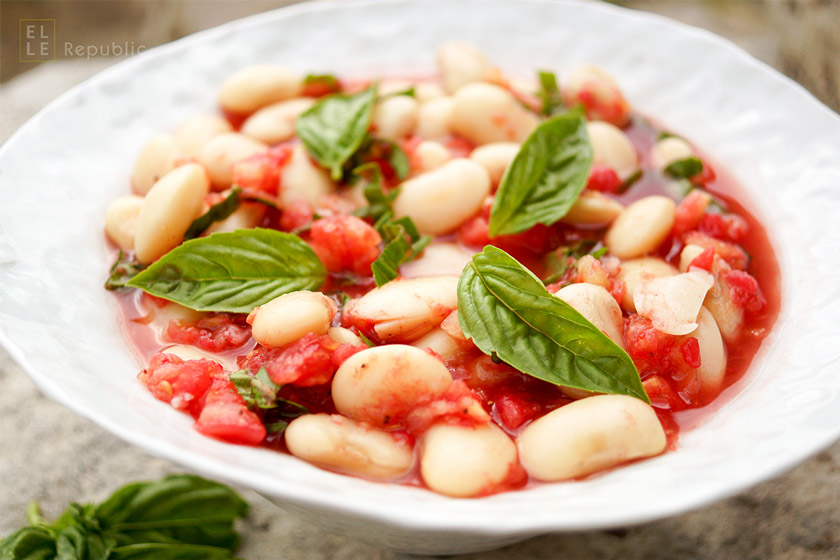 Rezept für Riesenbohnen mit frischer Tomatensoße und Basilikum, Knoblauch, Zitrone, vegetarish