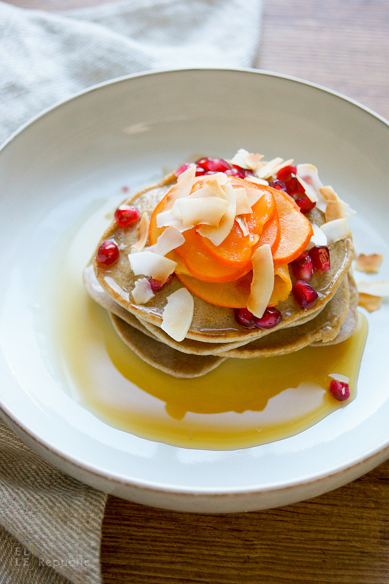 Buchweizen Tahin Pancakes mit Bananen Rezept, glutenfrei, ohne Milchprodukte und ohne Industriezucker.