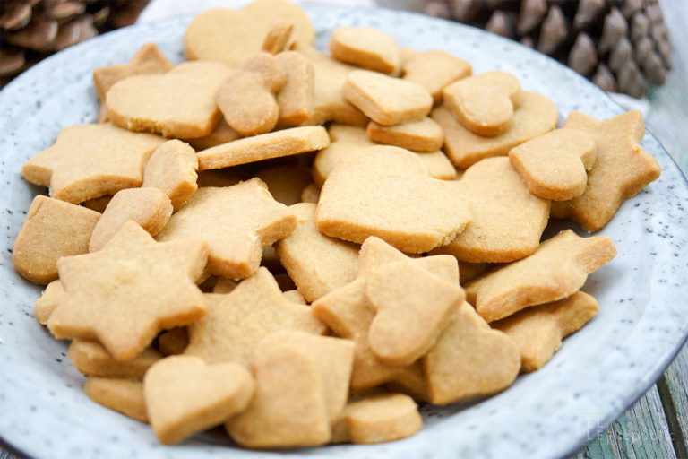 Velvet Shortbread (with Homemade Mascobado Powdered Sugar)