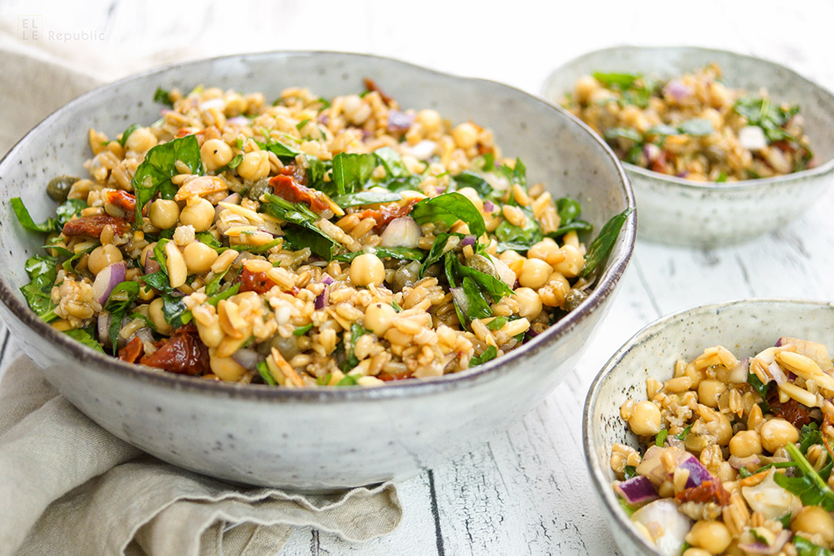 mediterraner Grünkern-Kichererbsen-Salat. Vegetarisch, Vegan, Rezept