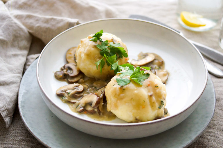 German Potato Dumplings (Knödel) with Mushroom Gravy