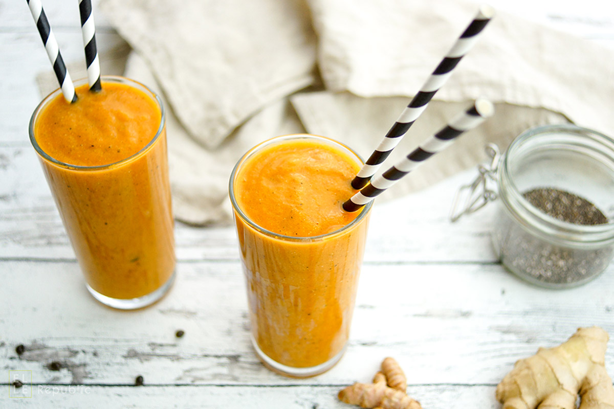 Rezept für einen Papaya Smoothie mit Kurkuma, Ingwer, Chiasamen, Kokosöl und Zimt