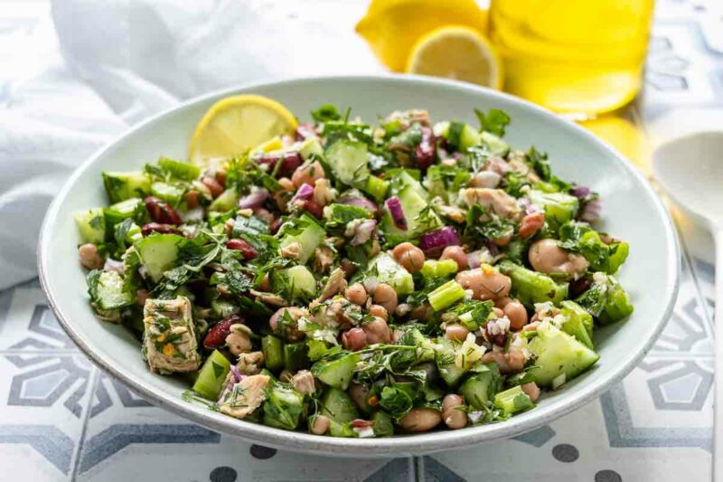 Bohnensalat mit Thunfisch Rezept mit Zitrone, Knoblauch und frischen Kräutern