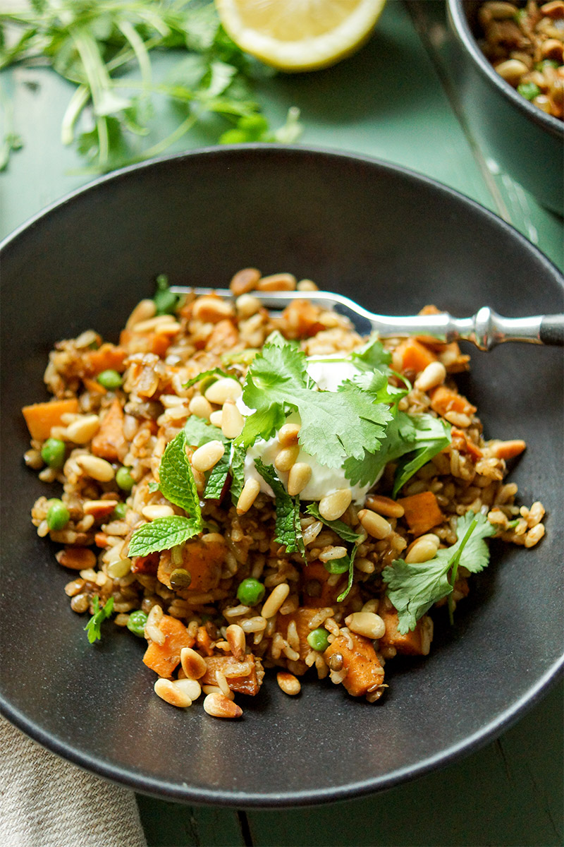 Linsen-Reis-Pilaw Rezept mit Süßkartoffel und Erbsen, Vegetarisch