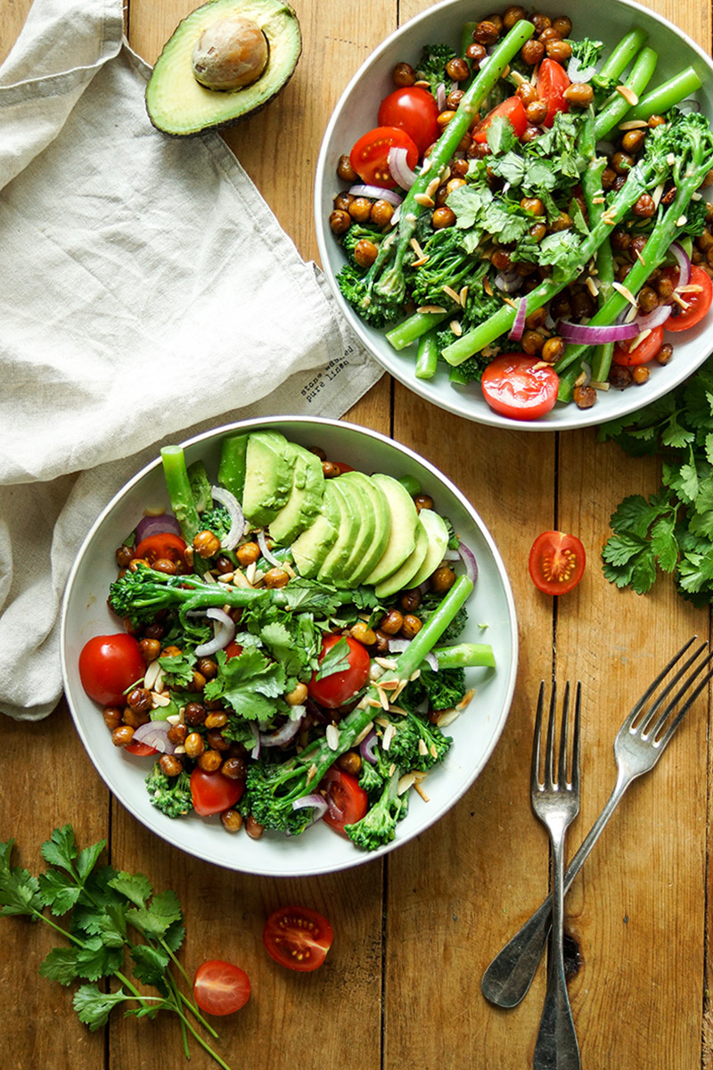 Bimi mit gerösteten Kichererbsen und Zitronen-Tahin-Dressing, Low-Carb Veganes Rezept