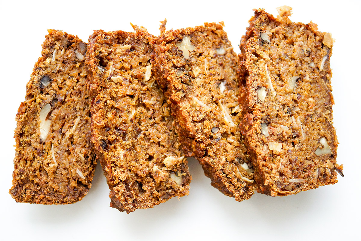 Walnuss-Dattel-Brot mit Hokkaido Kürbis vegan + glutenfrei