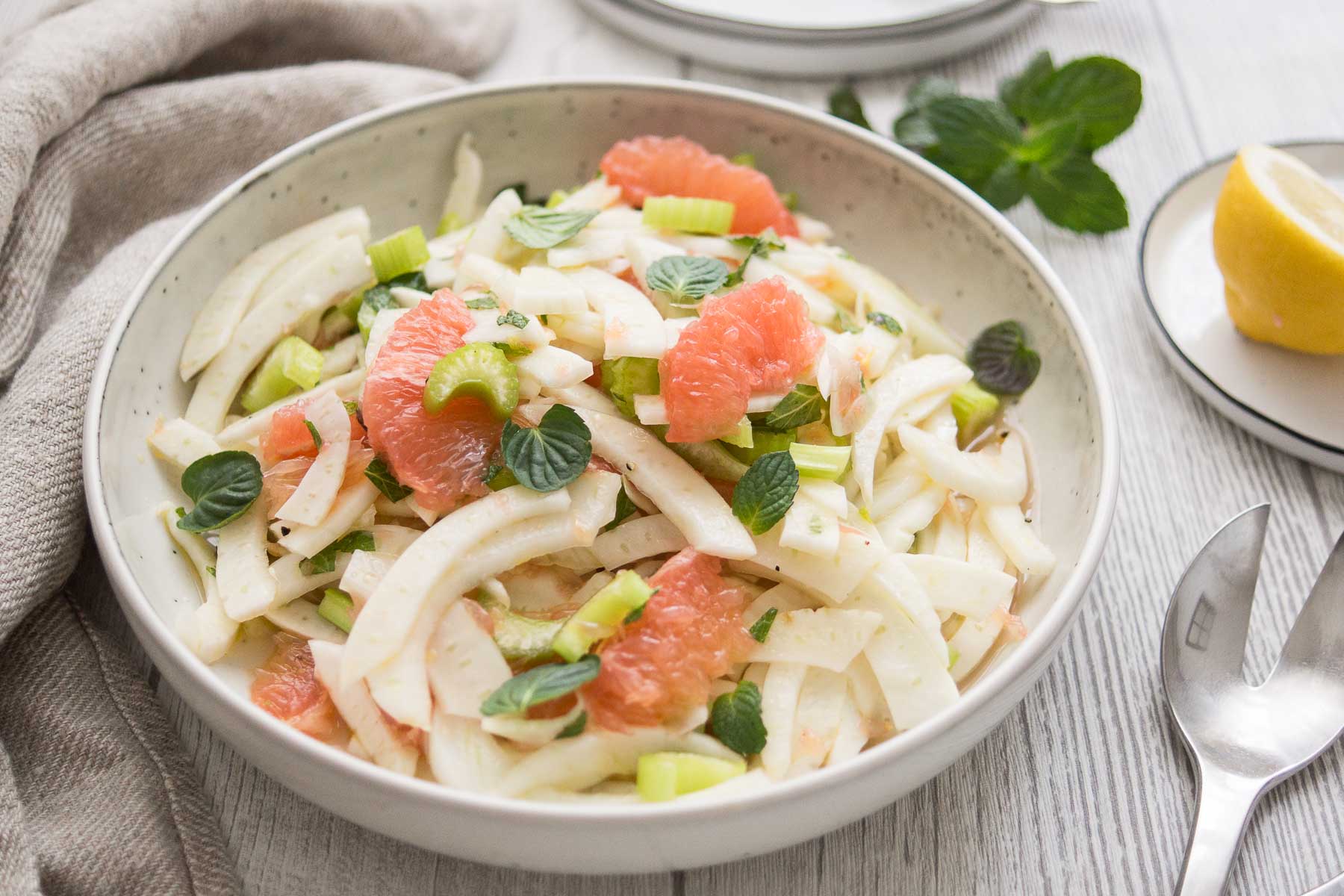Rezept für Fenchel-Salat mit Grapefruit und Sellerie