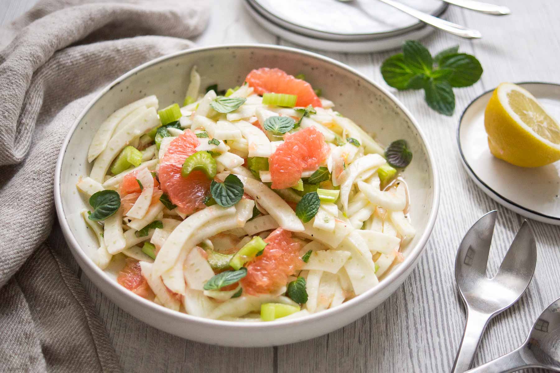 Fenchel-Salat mit Grapefruit und Sellerie Rezept
