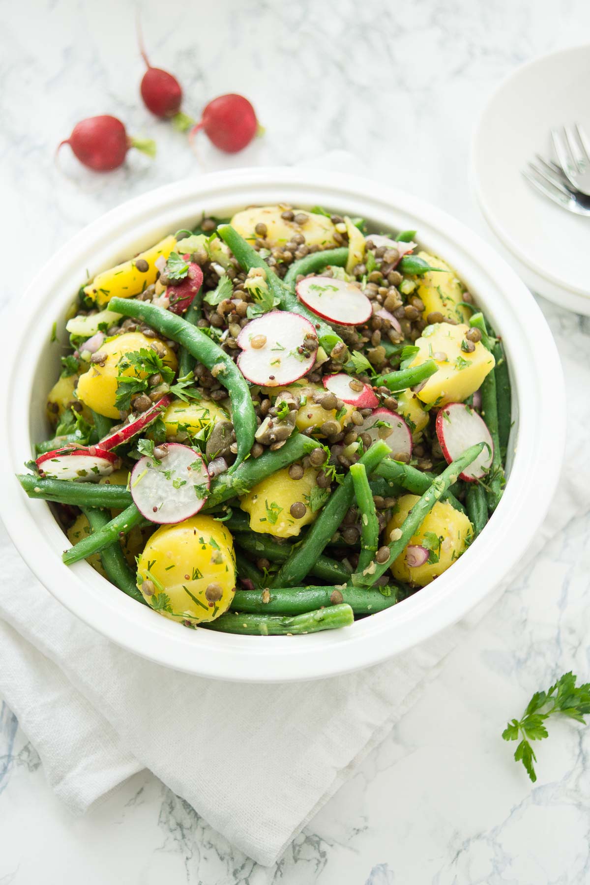 Kartoffelsalat mit Linsen und grünen Bohnen