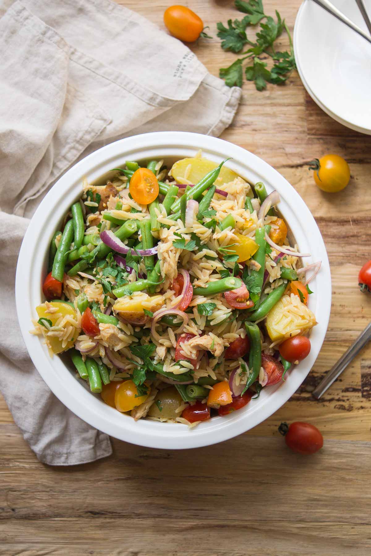 Spanischer Orzo Nudel-Salat Rezept mit Grünen Bohnen, Kartoffeln, Tomaten