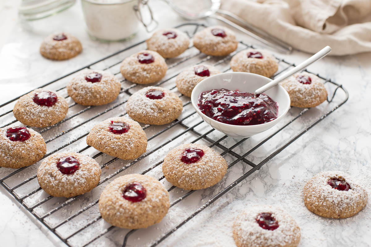 Glutenfreie Engelsaugen, Kulleraugen, Vogelnest, Husarenkrapfen (Weihnachtsplätzchen Rezept)