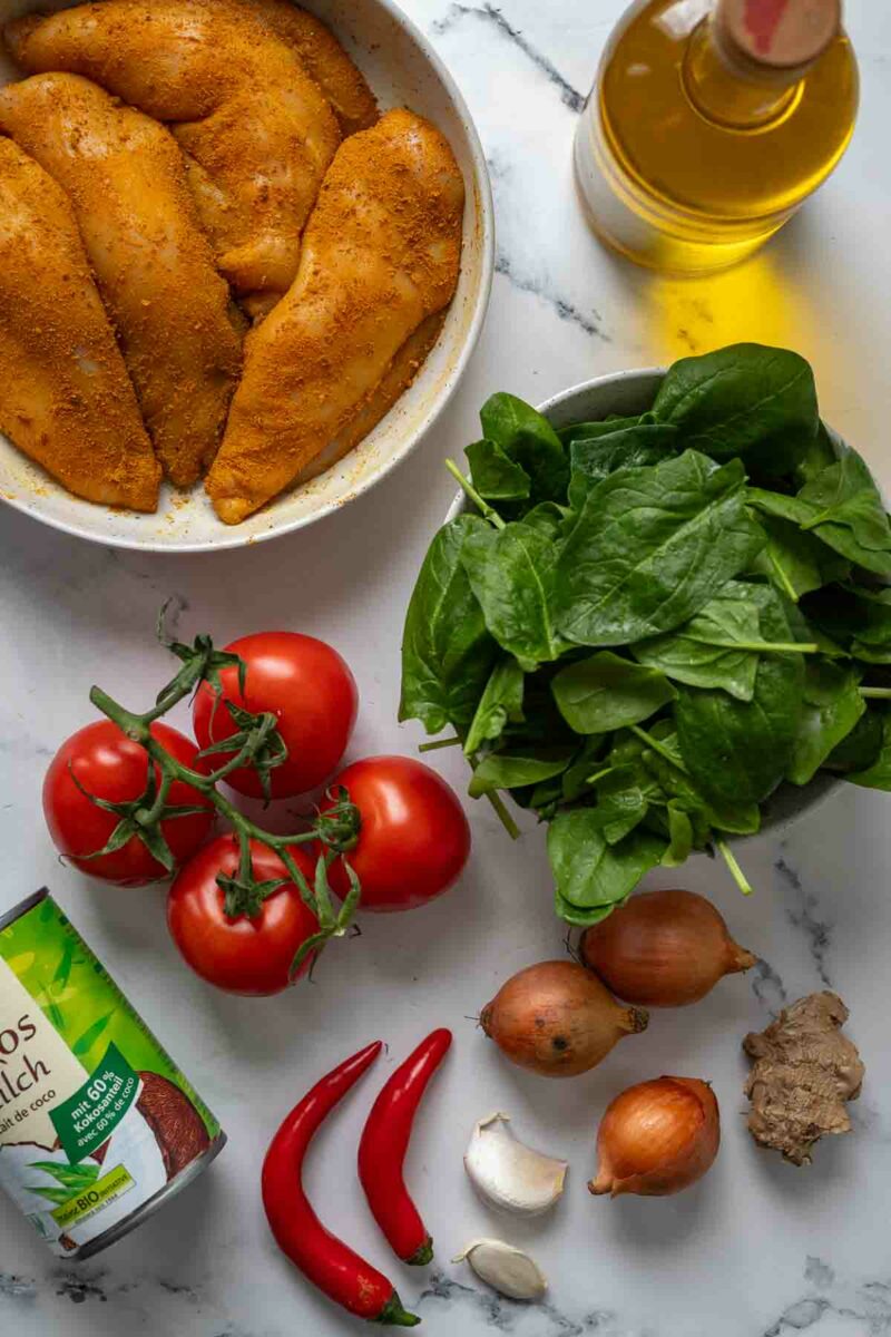 Zutaten für Hähnchen-Curry mit Kokos und Tomaten (pikant)