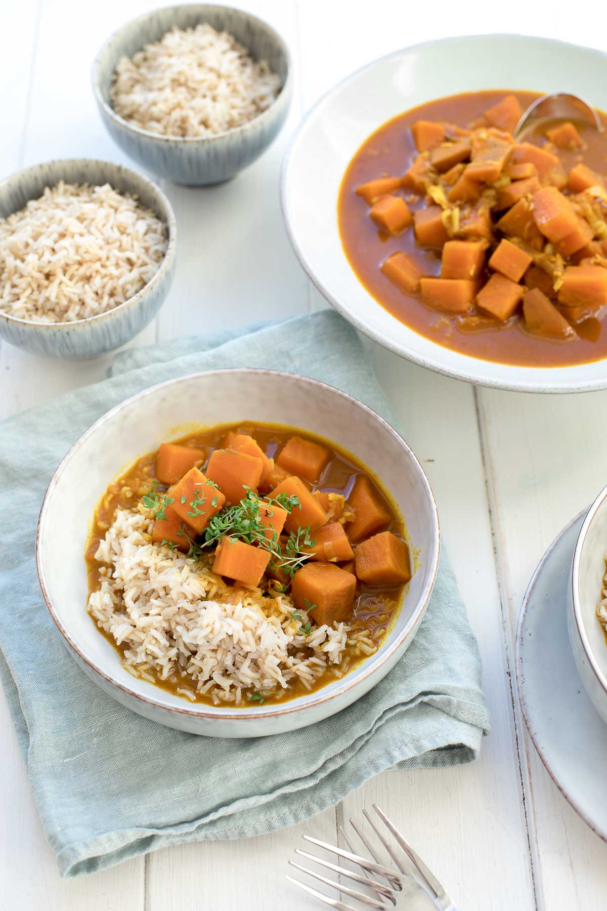 Rotes Curry mit Süßkartoffeln, Kokosmilch, Kurkuma & Limetten, Thai Curry Veganes Rezept