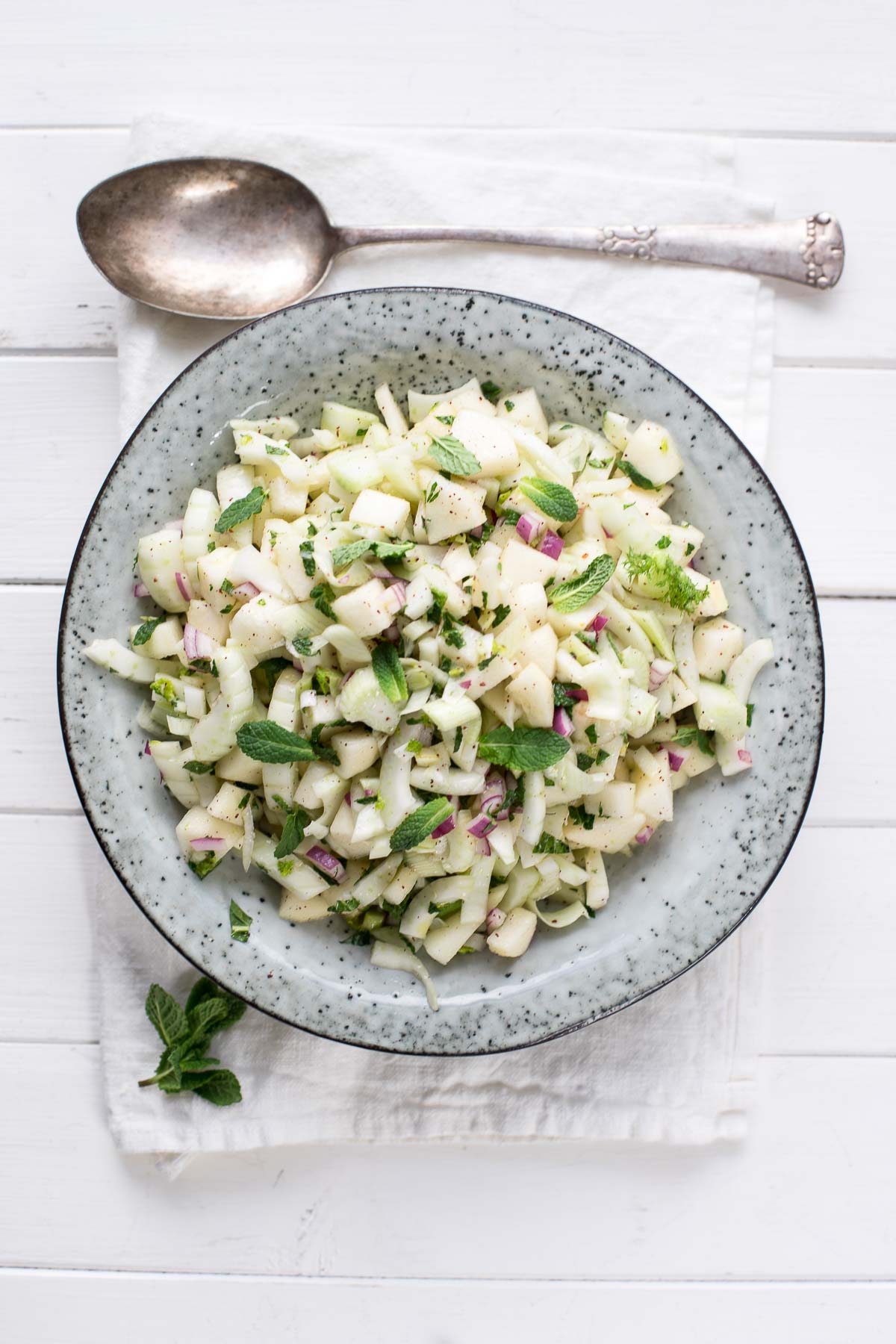 Rezept für Fenchelsalat mit Birne, Minze und Sumach