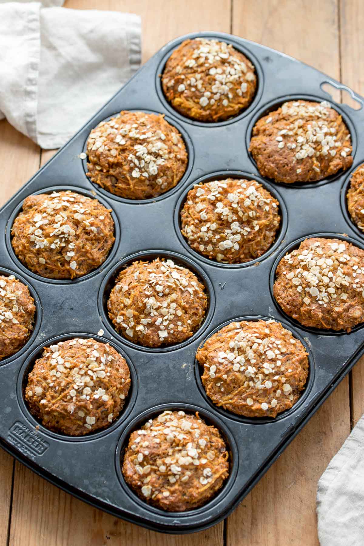 Frühstücks-Muffins mit Apfel, Karotten, Dinkel
