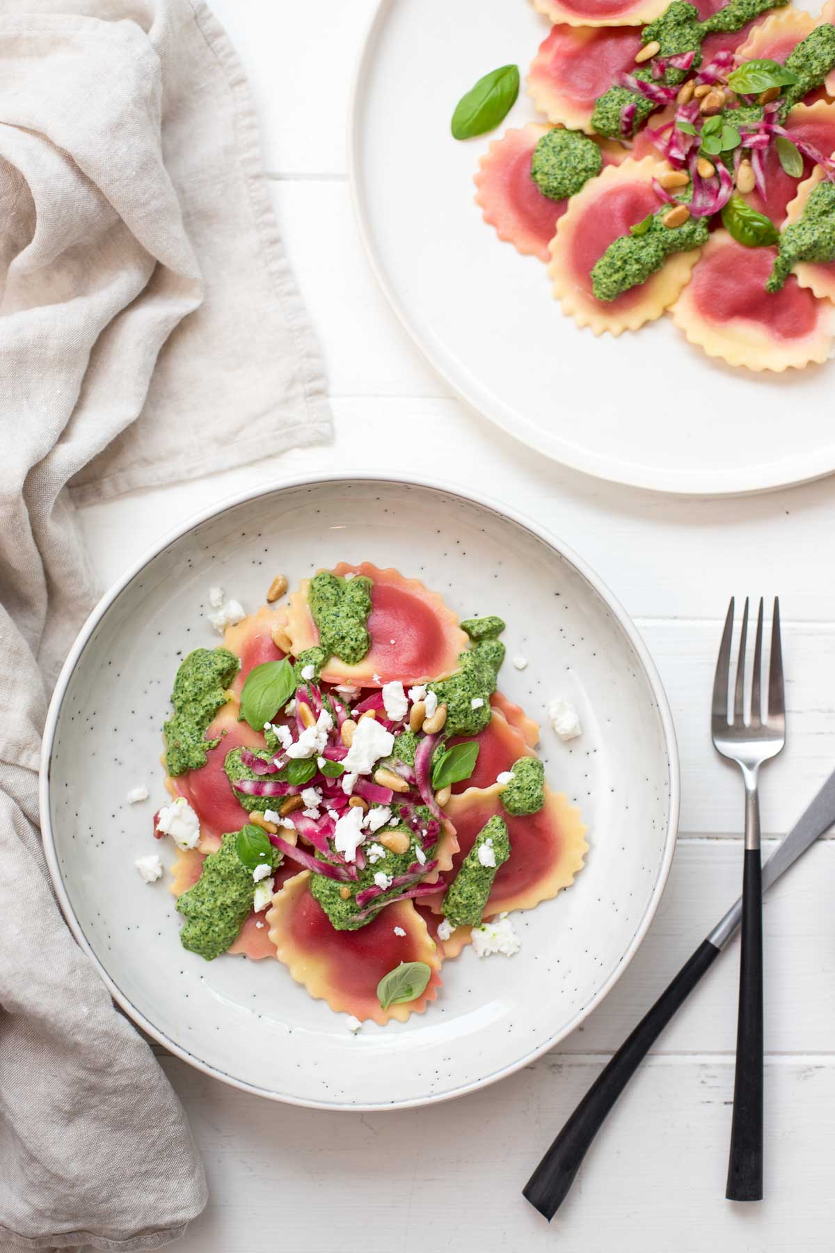 Rote‐Bete‐Raviolo mit Spinat-Pesto, Ravioli Pasta Rezept