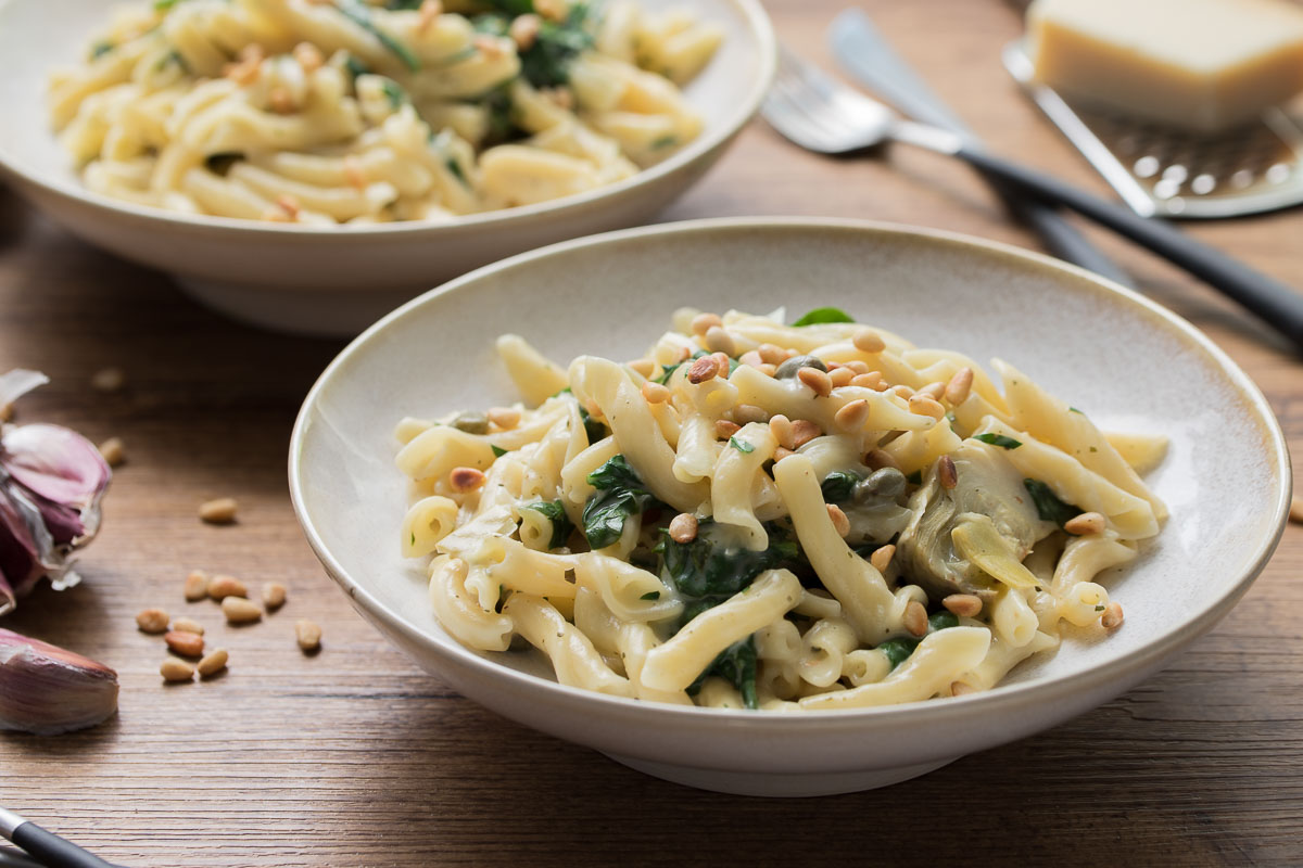 Cremige One Pot Pasta mit Artischocken und Zitrone, vegetarische Rezept