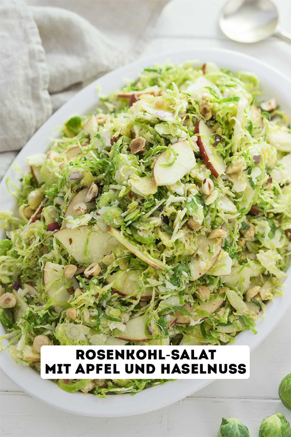 Rohe Rosenkohl-Salat mit Apfel und Haselnuss Rezept