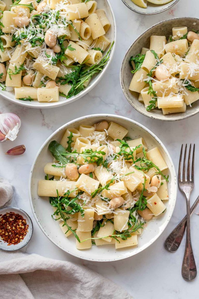 Pasta mit weißen Bohnen, Rucola und Zitrone Rezept