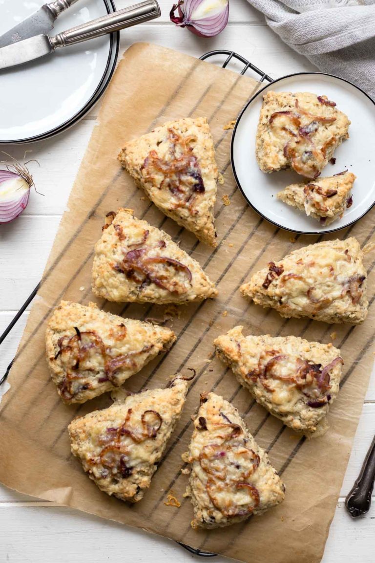 Scones mit Cheddar-Käse und rote Zwiebeln, Herzhaftes Rezept