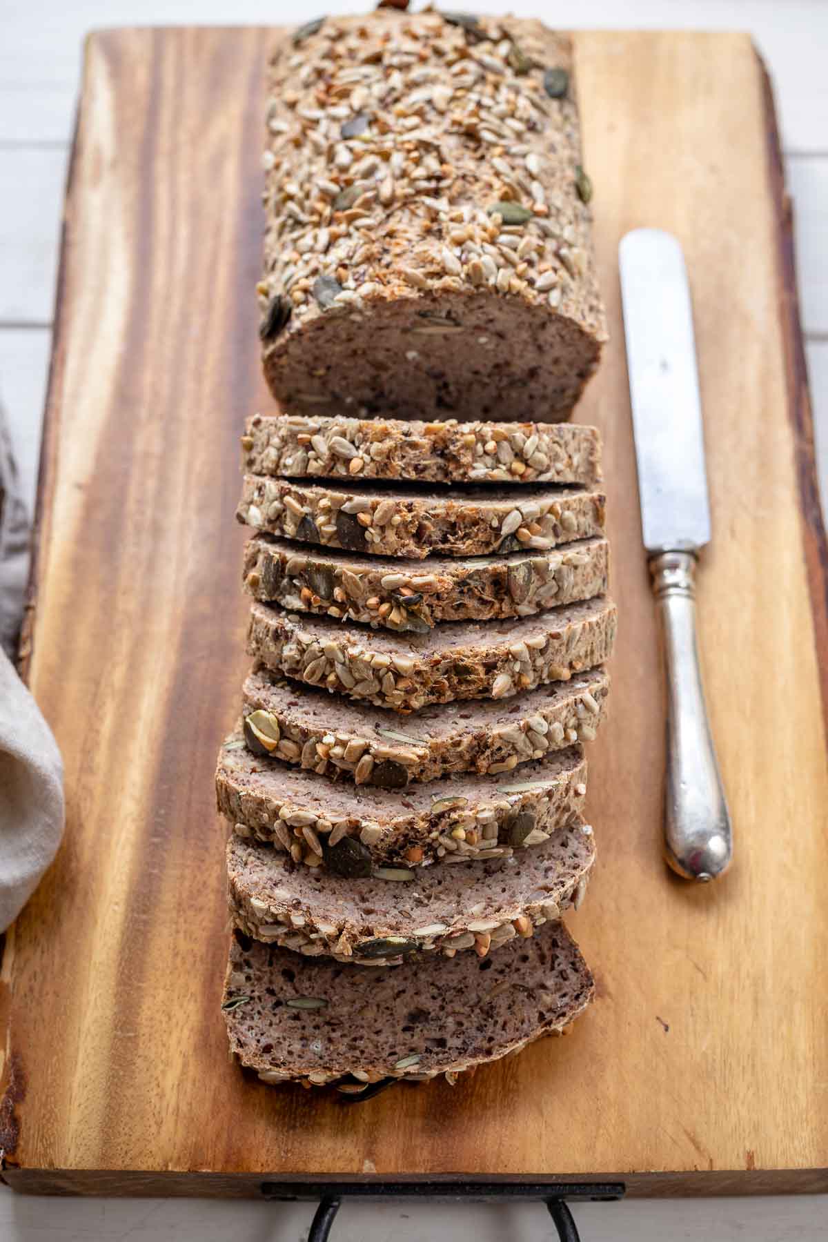 Einfaches Buchweizenbrot Rezept (glutenfrei & vegan) mit Körner, ohne Hefe