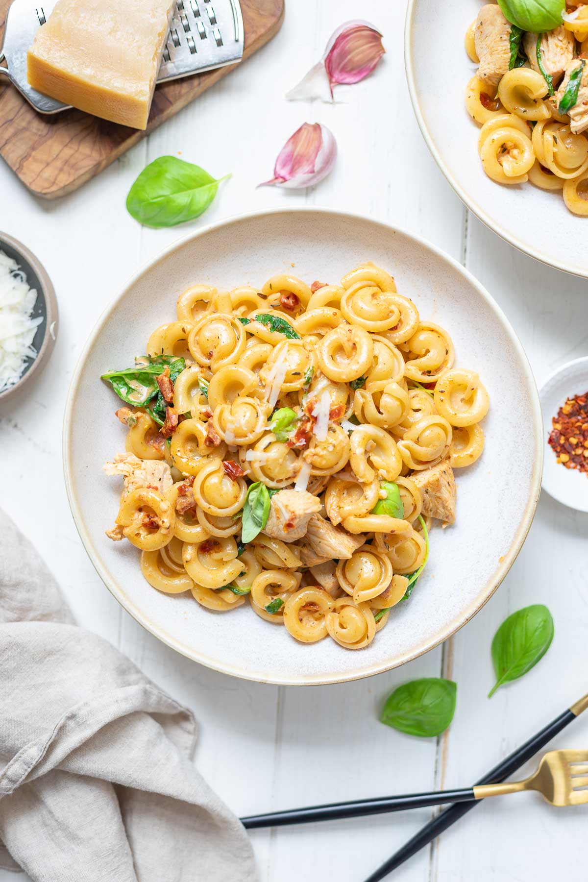 Pasta mit Hähnchen und Crème Fraîche