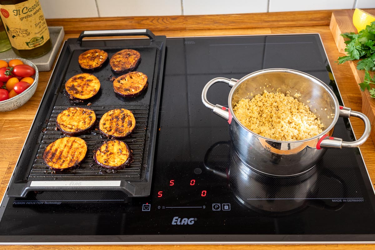 Aubergine auf dem ELAG Grillplatte (Induktionskochfeld)