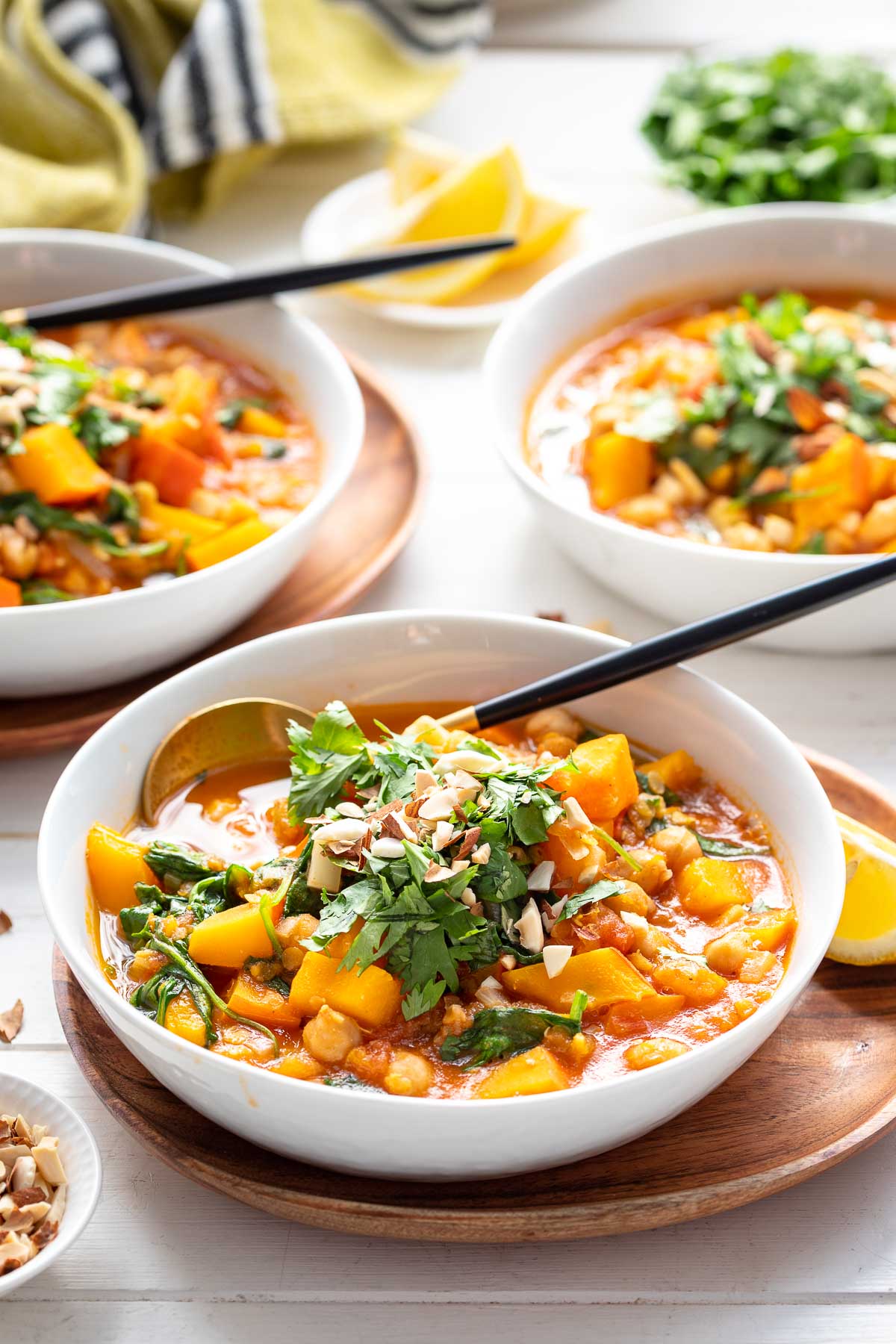 Marokkanischer Kichererbsen Eintopf mit Linsen und Kürbis (Vegan Harira Rezept)