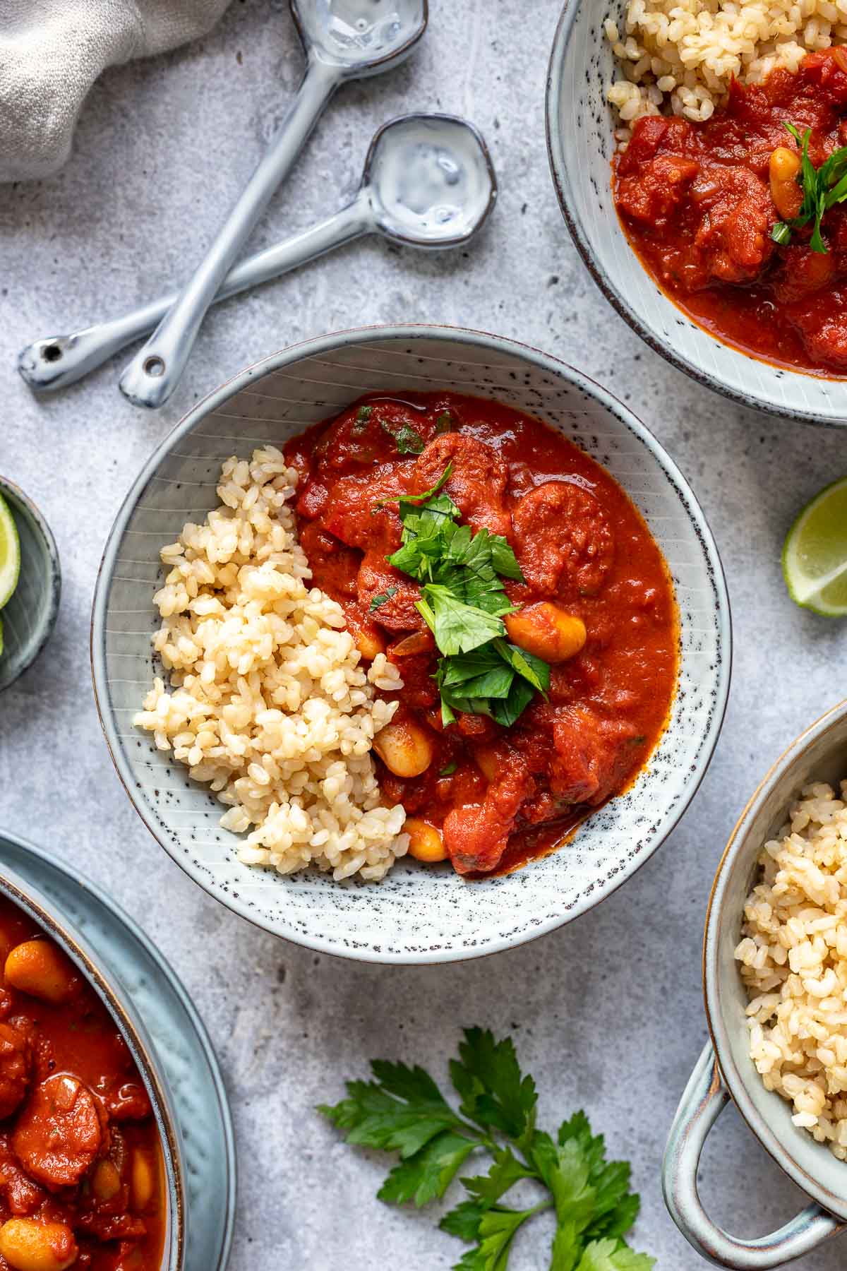 Spanischer Eintopf mit Chorizo und weißen Bohnen