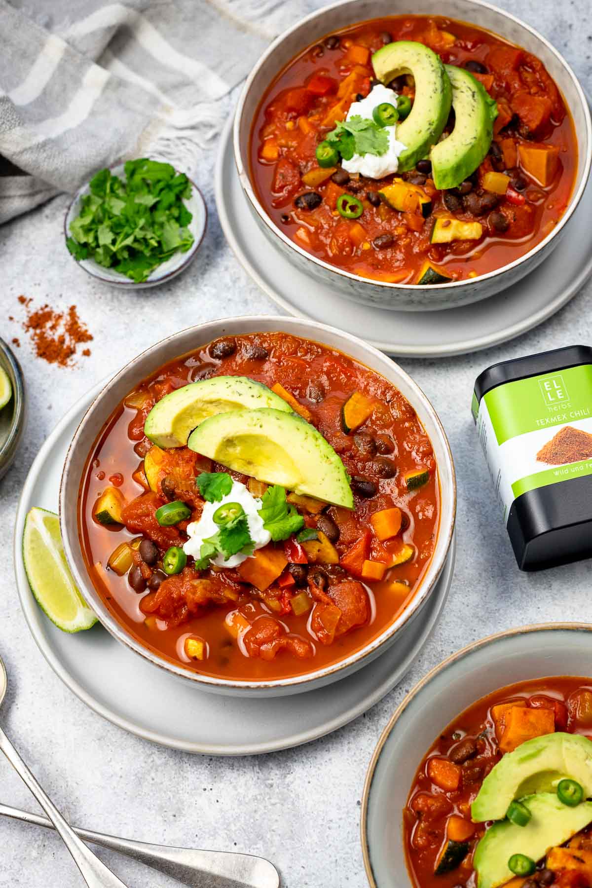 Vegetarisches Chili mit schwarzen Bohnen Rezept mit Elle Herbs