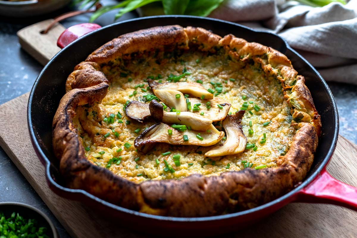 Dutch Baby Rezept mit Parmesan und Bärlauch