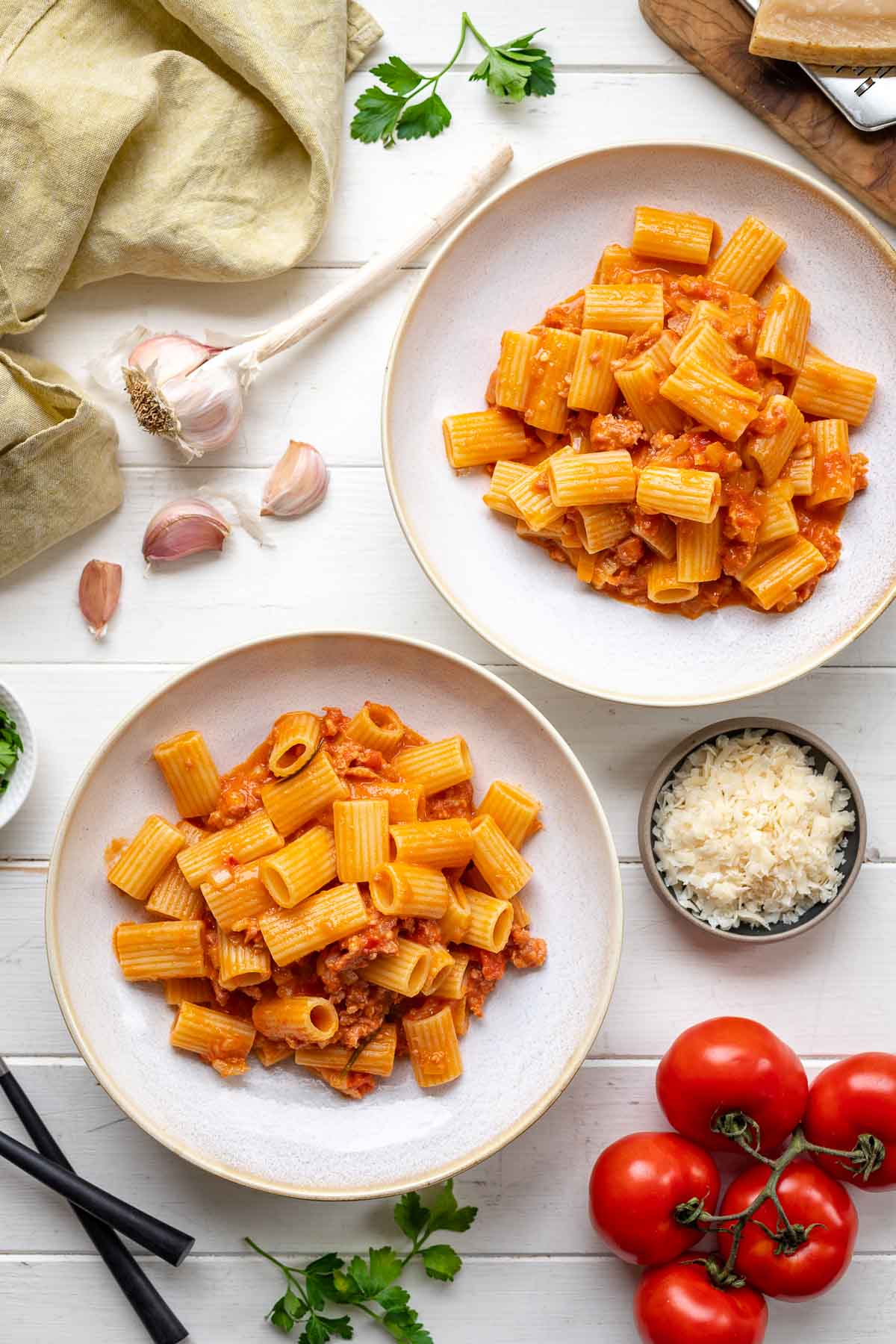 Pasta con Salsiccia (italienischer Wurst) cremiger Tomatensauce Rezept